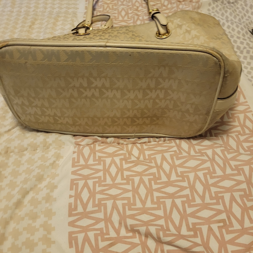 MK purse - Picture 3 of 3